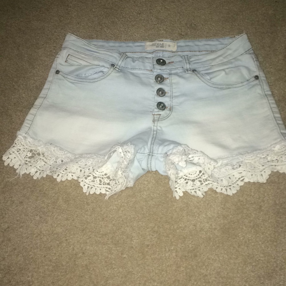 Light high waisted denim shorts